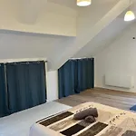 Spacieux Et Elegant Apartment Laon