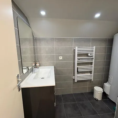 Apartment Spacieux Et Elegant Laon